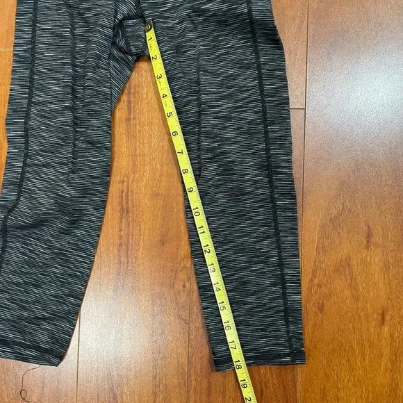 Athleta Energy Chaturanga Black Space Dye Cropped Legging Pant XS - Picture 10 of 12